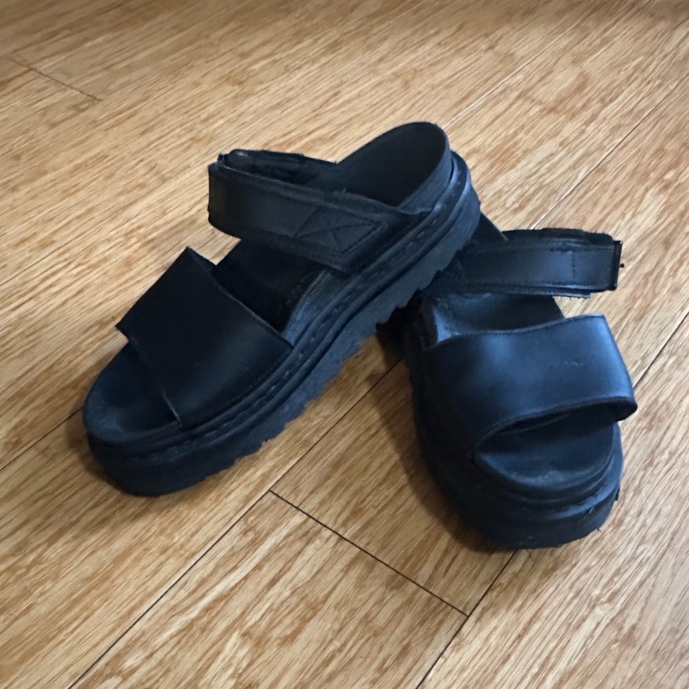 Dr. Martens Voss Sandals Womens 11 Black Leather Platform Strappy SoftWair